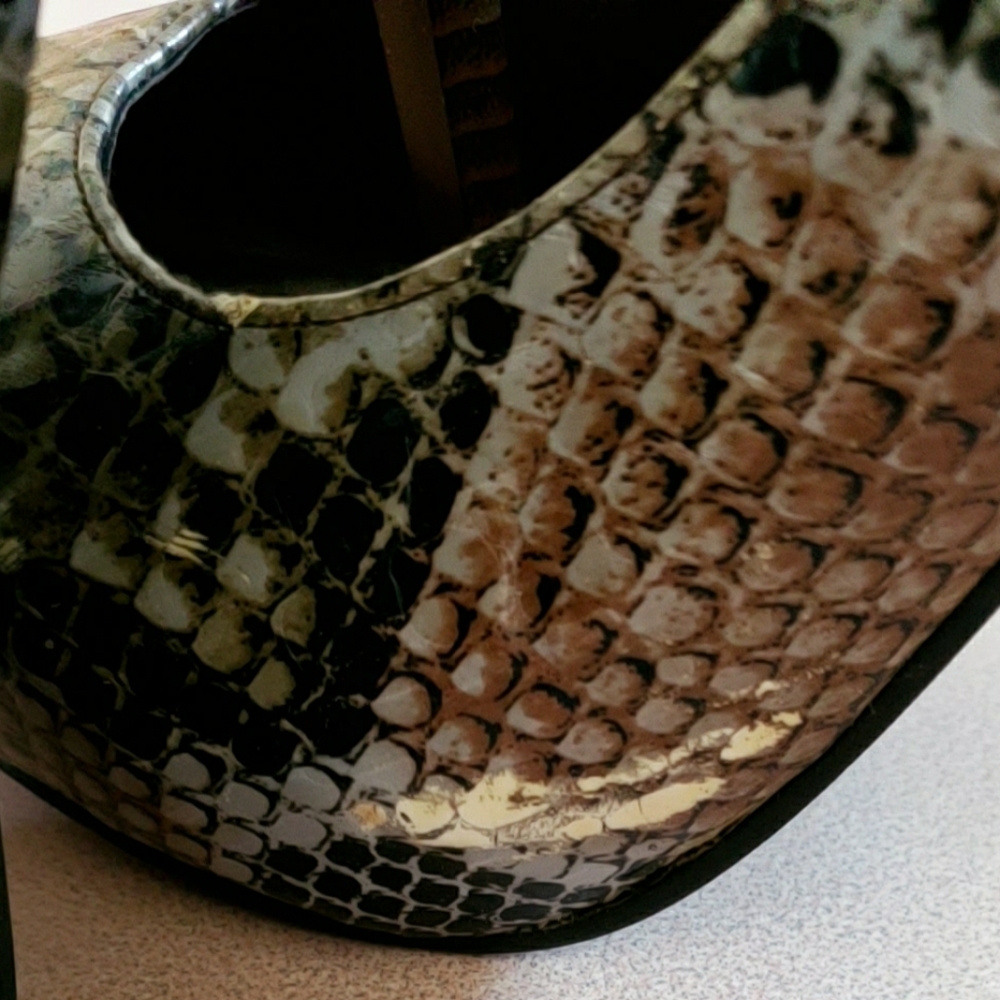 Snake Skin Pumps - Picture 4 of 6